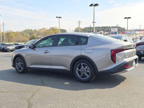 New 2026 Kia K4 LXS image 5