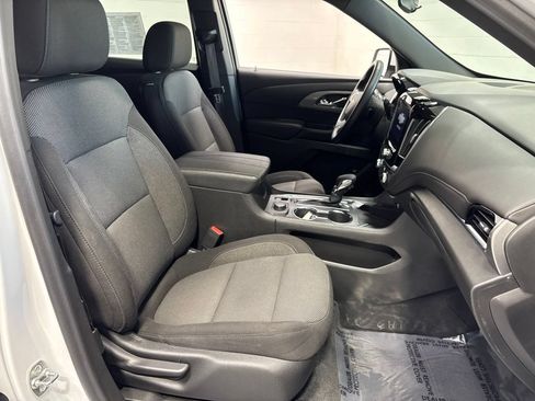 Used 2023 Chevrolet Traverse LT AWD/4WD image 10