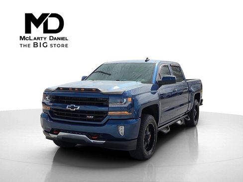 Used 2018 Chevrolet Silverado 1500 LT w/ All Star Edition image 2
