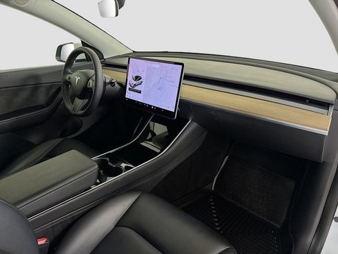 Used 2021 Tesla Model Y Long Range AWD/4WD image 25