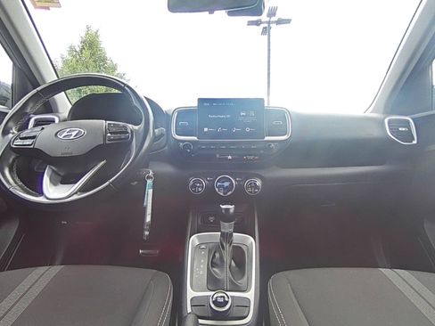 Used 2023 Hyundai Venue SEL FWD image 30