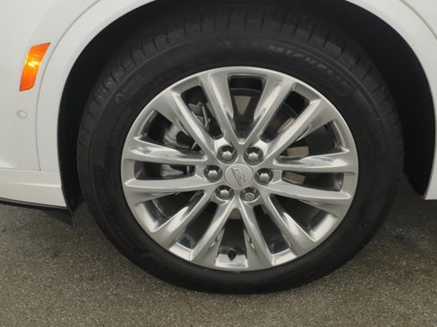 Used 2024 Cadillac XT6 Premium Luxury w/ Technology Package image 5