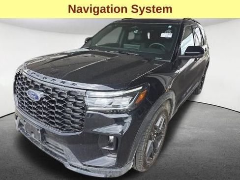 Used 2025 Ford Explorer ST-Line w/ ST-Line Street Pack AWD/4WD image 4