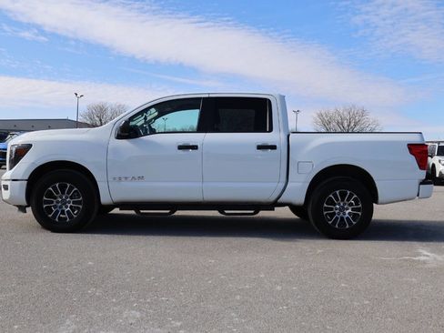 Used 2024 Nissan Titan SV image 11