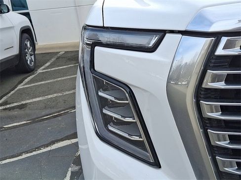 Used 2025 GMC Yukon XL Denali image 3