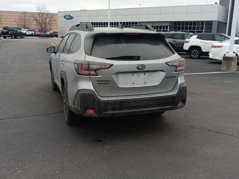 Used 2024 Subaru Outback Onyx Edition image 6