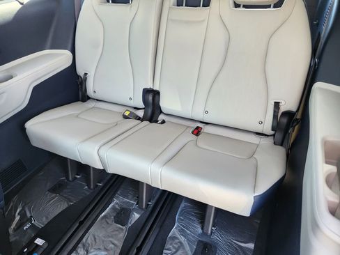 New 2026 Kia Carnival SX Prestige FWD image 11