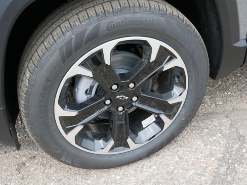 New 2026 Chevrolet Equinox LT w/ Convenience Package II AWD/4WD image 9