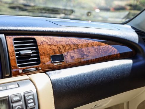 Used 2008 Lexus SC 430 Convertible RWD image 29