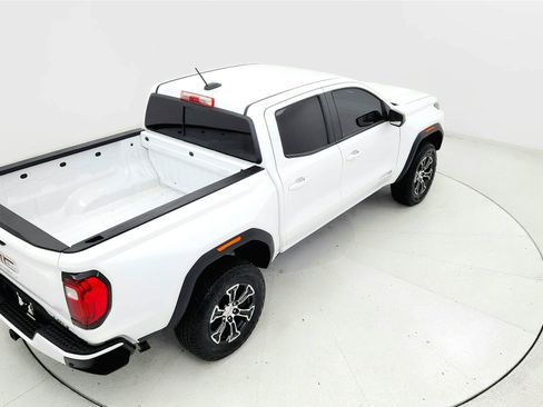 Used 2024 GMC Canyon AT4 w/ AT4 Premium Package AWD/4WD image 17