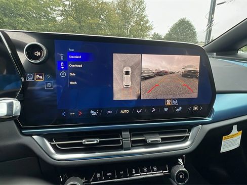 New 2026 Chevrolet Equinox EV LT image 25