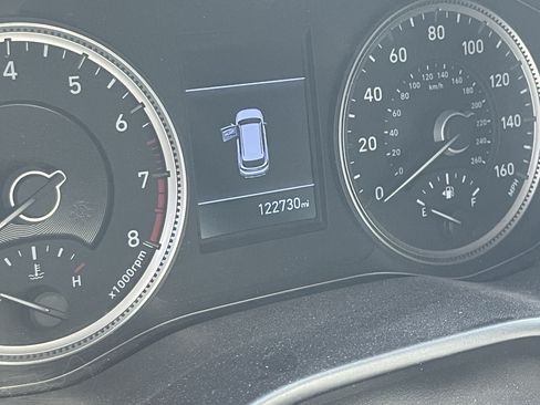 Used 2019 Hyundai Santa Fe SE FWD image 10