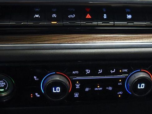 Used 2023 Chevrolet Silverado 1500 LT image 16