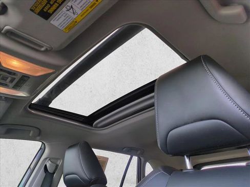 Used 2021 Toyota RAV4 XLE Premium FWD image 15