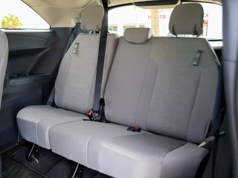New 2026 Toyota Sienna LE FWD image 9
