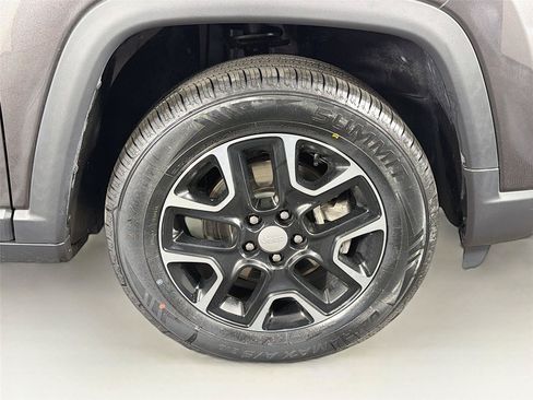 Used 2022 Jeep Compass Latitude w/ Convenience Group AWD/4WD image 36