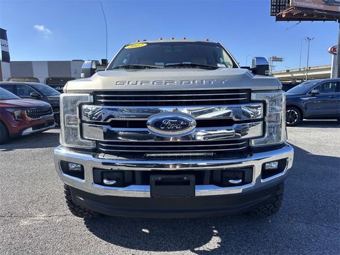 Used 2017 Ford F250 Lariat w/ Chrome Package image 5