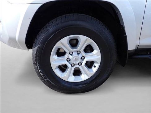 Used 2016 Toyota 4Runner SR5 AWD/4WD image 7