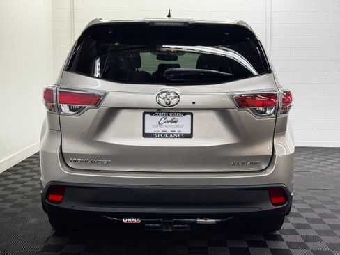 Used 2015 Toyota Highlander XLE AWD/4WD image 6