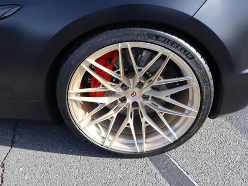 Used 2023 Chevrolet Corvette Z06 w/ Z07 Performance Package image 38