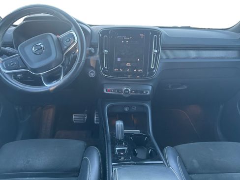 Used 2020 Volvo XC40 T4 R-Design w/ Protection Package Premier image 12