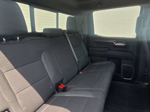Used 2023 Chevrolet Silverado 1500 LT AWD/4WD image 5