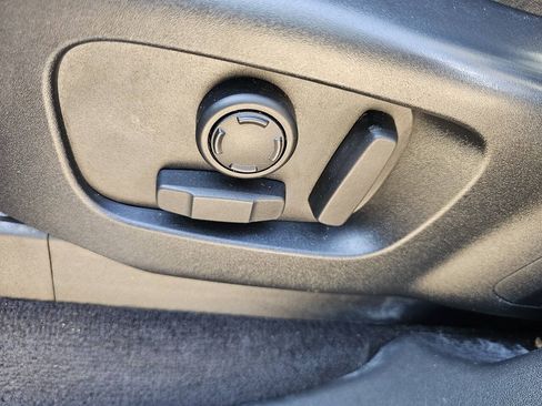 Used 2017 Land Rover Discovery HSE AWD/4WD image 15