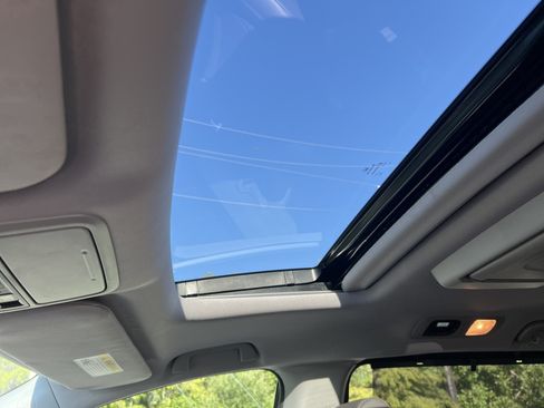 Used 2018 Honda Odyssey Elite image 25