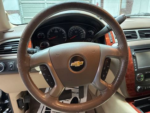 Used 2012 Chevrolet Tahoe LTZ AWD/4WD image 17