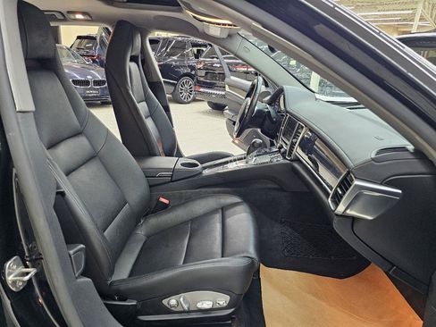 Used 2016 Porsche Panamera image 21