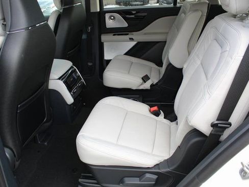 New 2026 Lincoln Aviator Reserve image 13