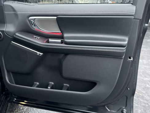 New 2025 Ford Expedition Platinum w/ Driver's Package image 16