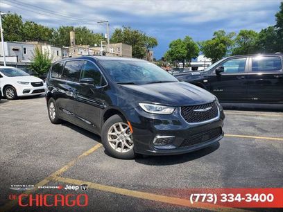 Certified 2025 Chrysler Pacifica Select
