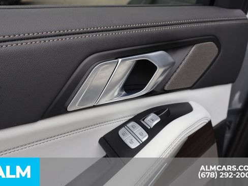 Used 2025 BMW X7 xDrive40i w/ Premium Package AWD/4WD image 25