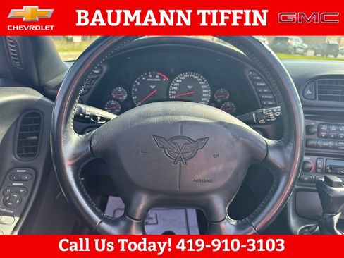Used 2004 Chevrolet Corvette Convertible w/ Preferred Equipment Group RWD image 24