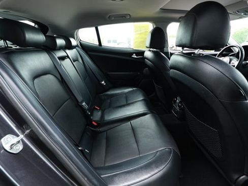 Used 2019 Kia Stinger Premium AWD/4WD image 32