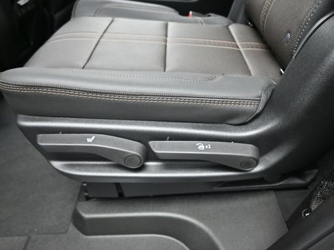 New 2026 Chevrolet Tahoe High Country AWD/4WD image 33