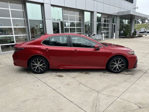 Used 2023 Toyota Camry SE w/ Protection Package (Q2) (TMS) FWD image 10