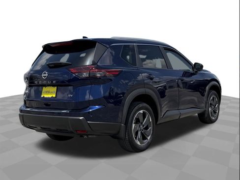 Used 2024 Nissan Rogue SV w/ SV Premium Package FWD image 5