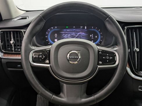 Used 2024 Volvo S60 B5 Plus image 25