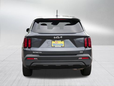Used 2023 Kia Sorento LX AWD/4WD image 6
