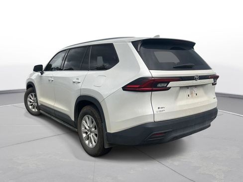 Certified 2025 Toyota Grand Highlander XLE FWD image 8