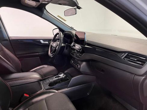 Used 2025 Ford Escape ST-Line Select AWD/4WD image 11