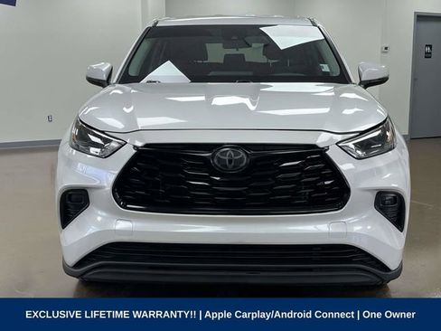 Used 2023 Toyota Highlander LE AWD/4WD image 2