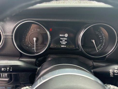 Used 2022 Jeep Wrangler Unlimited Sahara w/ Cold Weather Group AWD/4WD image 19