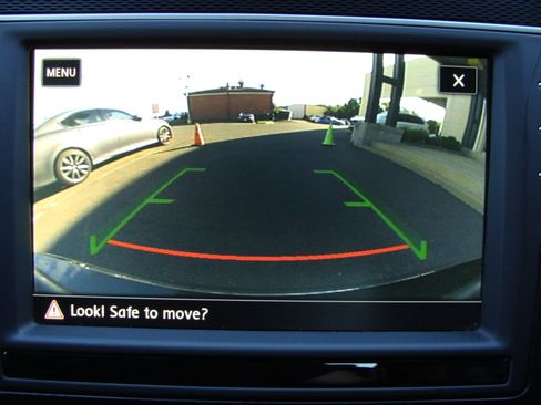 Used 2017 Volkswagen Golf S image 21