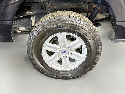 Used 2021 Ford F150 XLT image 35