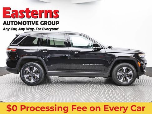 Used 2023 Jeep Grand Cherokee 4WD 4xe image 4