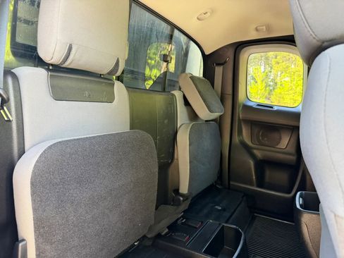 Used 2020 Toyota Tacoma SR5 RWD image 21