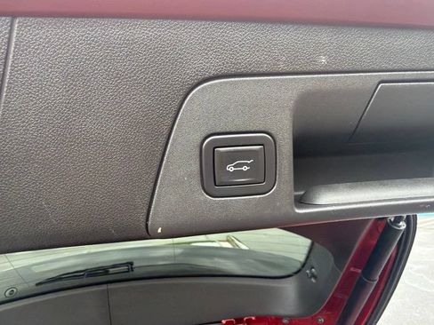Used 2023 Buick Envision Essence w/ Technology Package I AWD/4WD image 48
